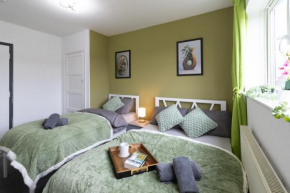 Open Mind Property- Luxury 5-Bedroom Apartment